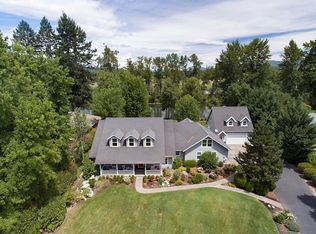 898 Breezy Ln, Grants Pass, OR 97527