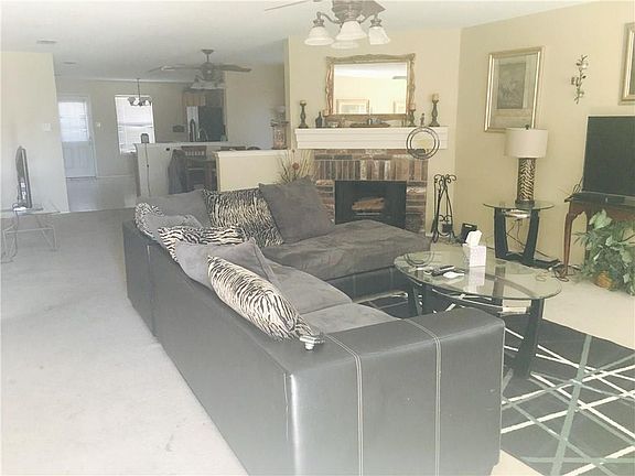 4th image of 915 Anvil Creek Dr
