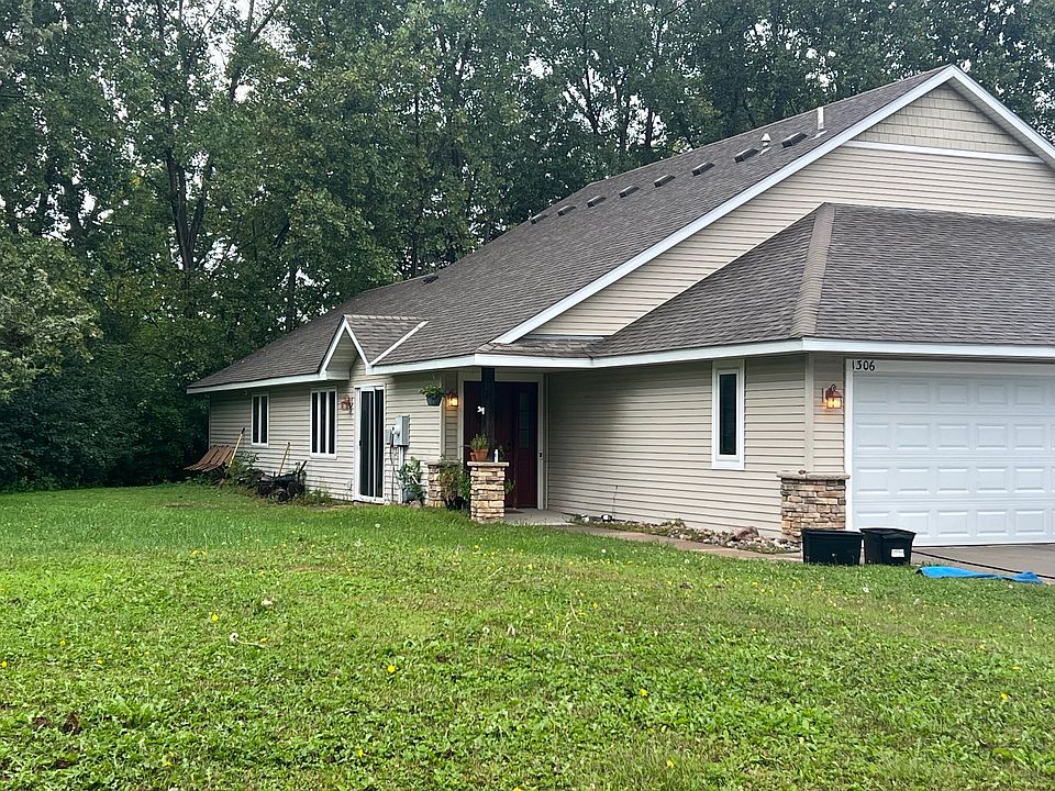1st image of 1306 Carnelian St N