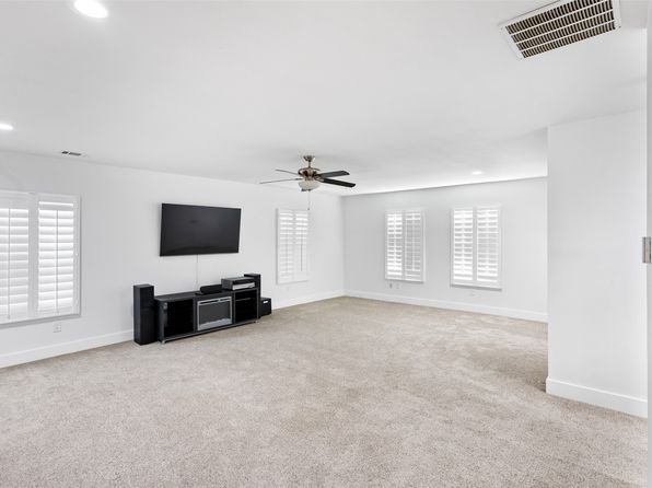 Additional property image - 926 S Waverly Dr, Dallas, TX 75208