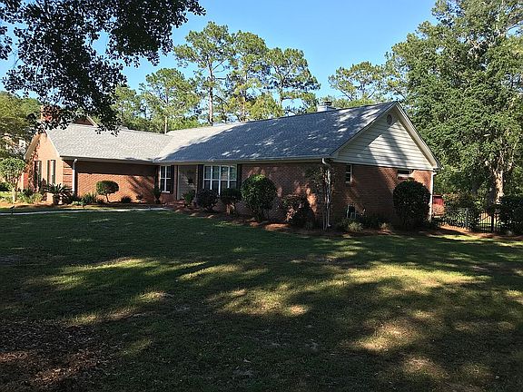 3rd image of 1919 Vineland Ln