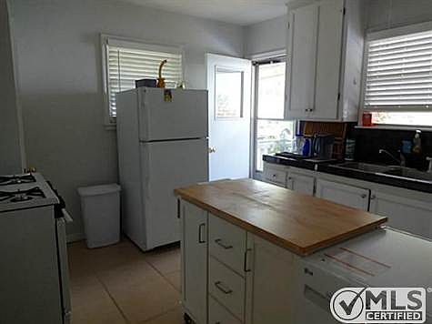 4th image of 1304 Gibson Ln