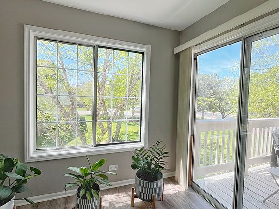 4th image of 1325 E Evergreen Dr