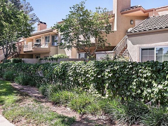 3rd image of 23933 Del Monte Dr Unit 28
