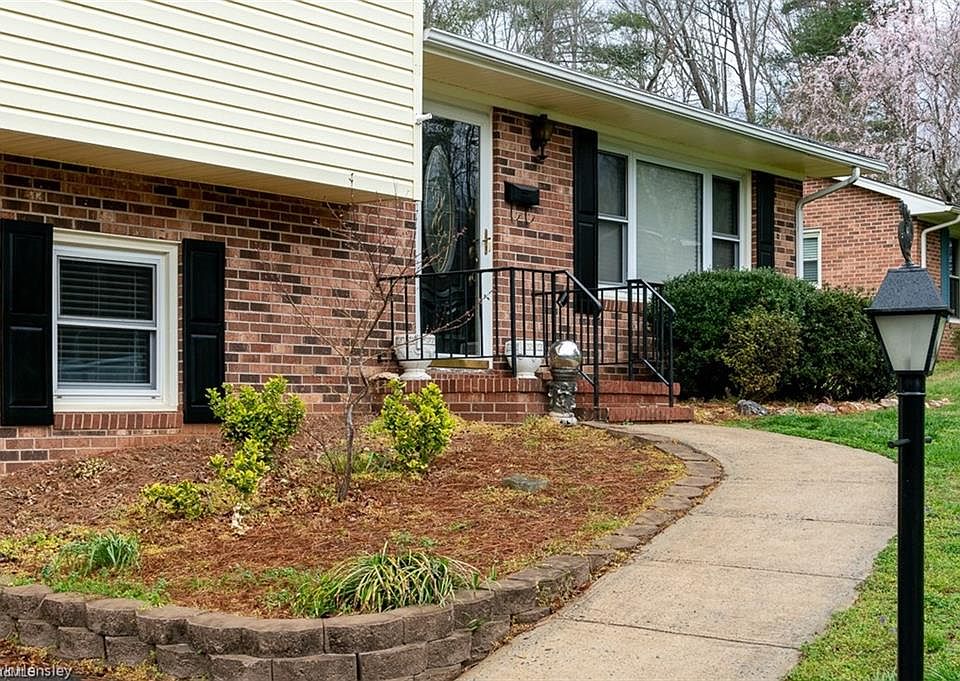 1st image of 206 Brentwood Dr