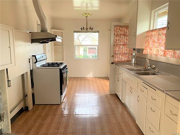 5th image of 601 S Lincoln Ave