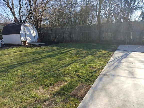 4th image of 606 N Ector Dr