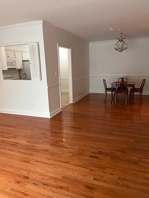 2 bed, 1199 sqft, $1,950 — Photo 3