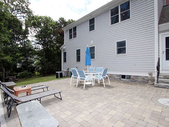 5th image of 70 Old Freemans Way