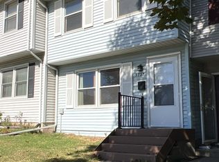 3727 Hillcrest Rd, Dubuque, IA 52002