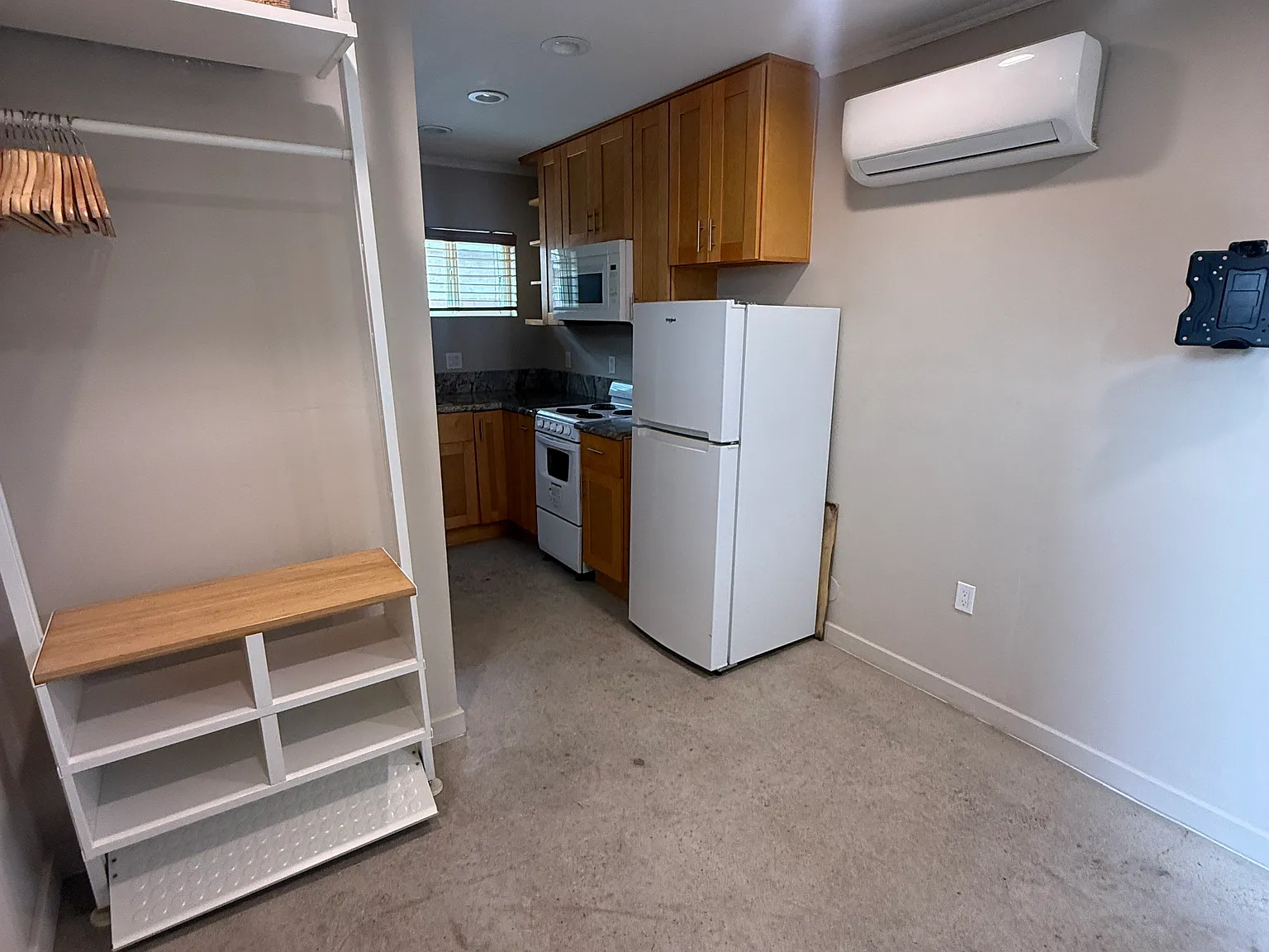 Studio, 180 sqft, $1,800 — Photo 2