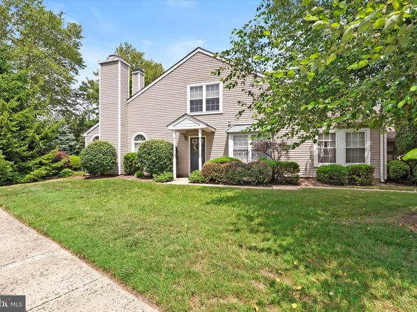 2907 Potters Pl, Holland, PA 18966