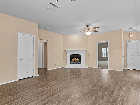 5th image of 1313 Honeywood Ln