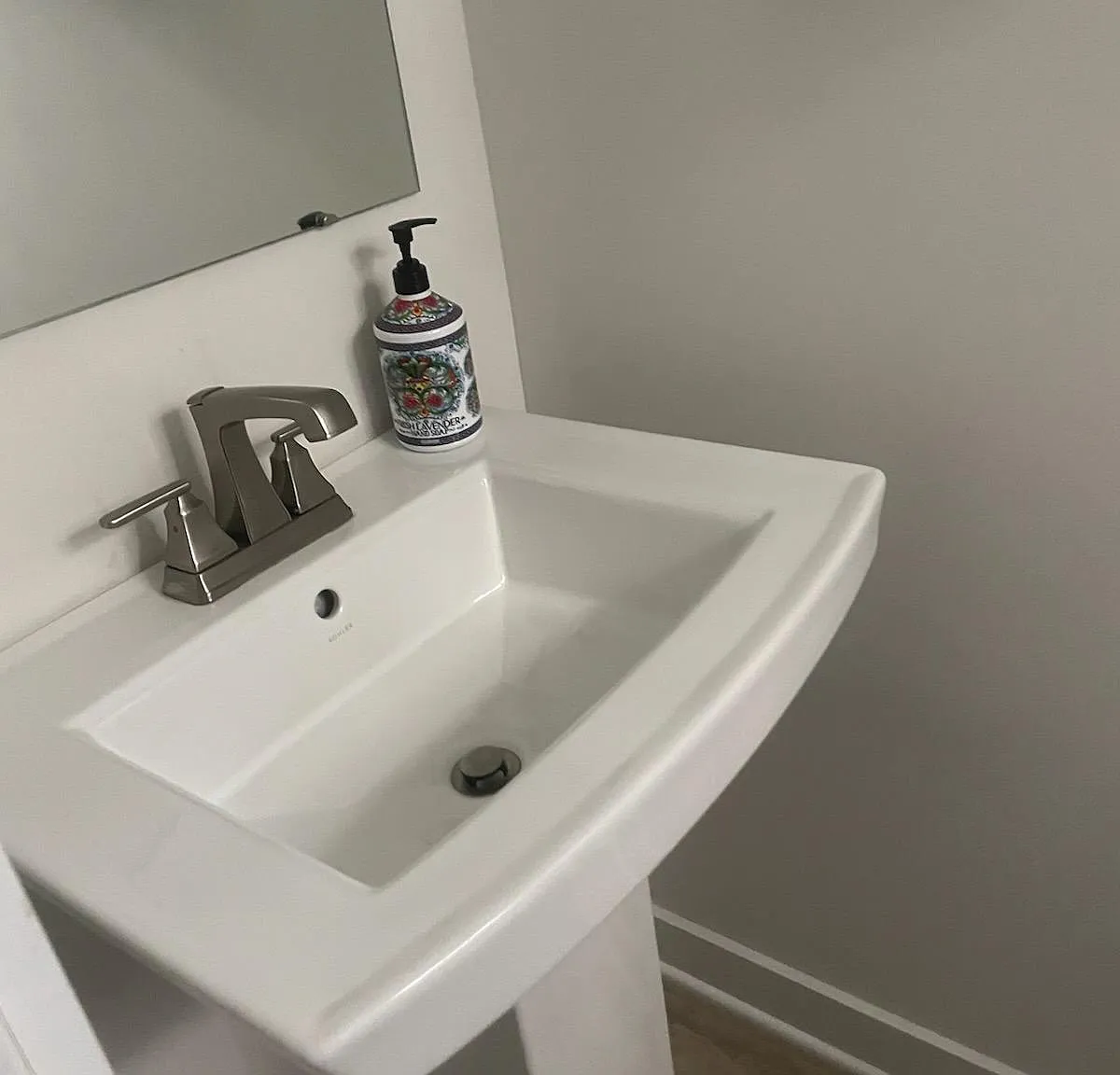4 bed, 2.5 bath, 2450 sqft, $2,500 — Photo 4