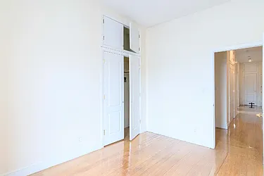 Rented by STREELTY