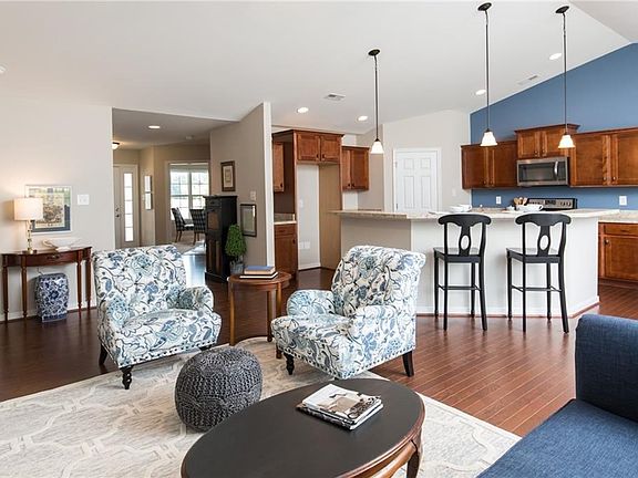 4th image of 56 Hobbs Hole Ln