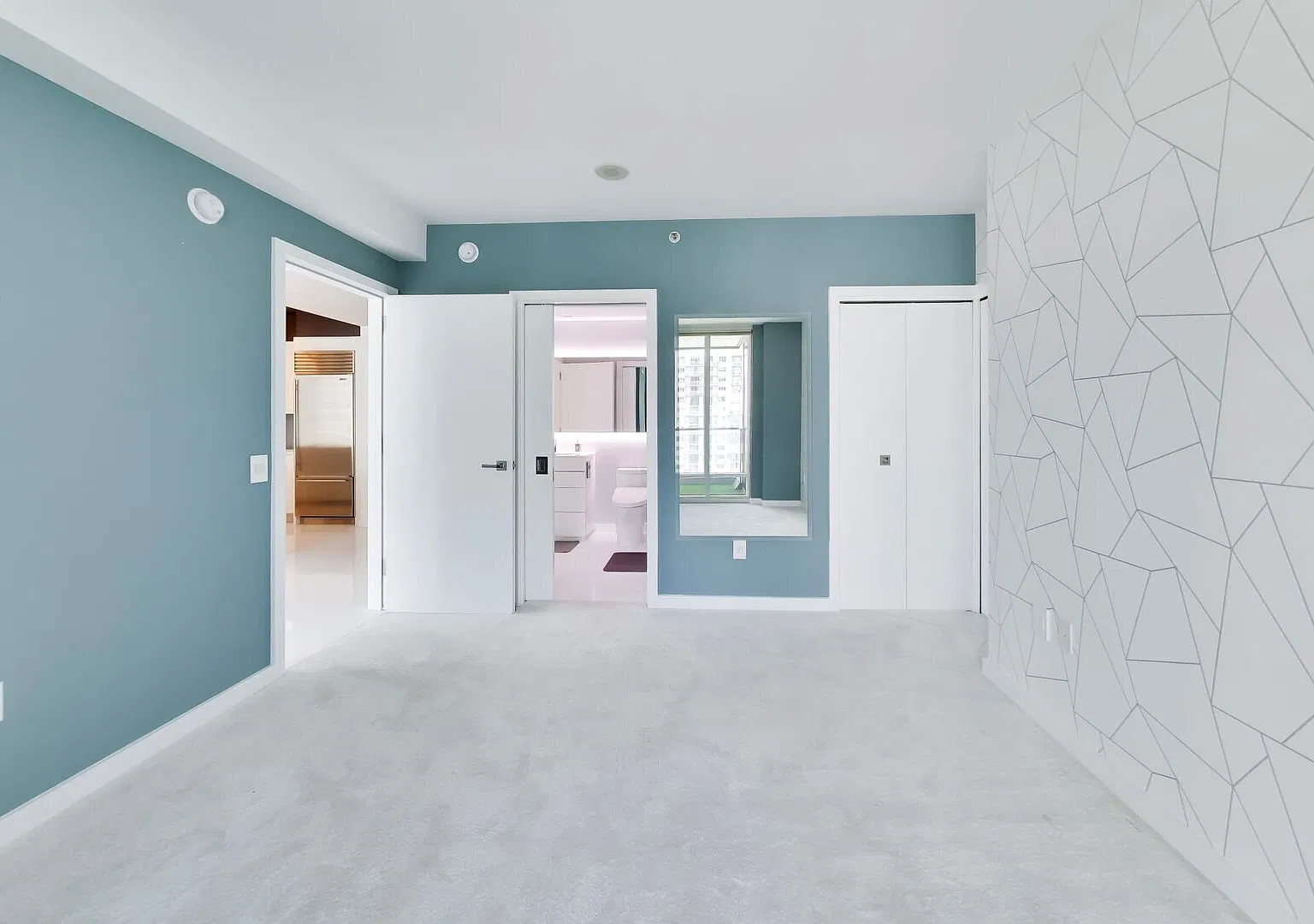 Luxury 1 Bedroom at One Rincon Hill! — Photo 3