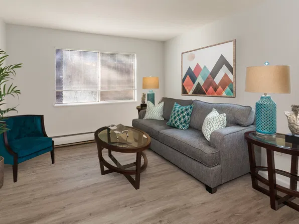 Applewood Apartments