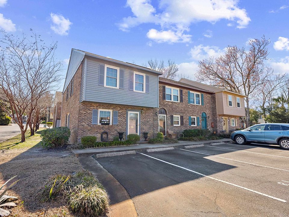 1st image of 830 44th Ave. N #R-1