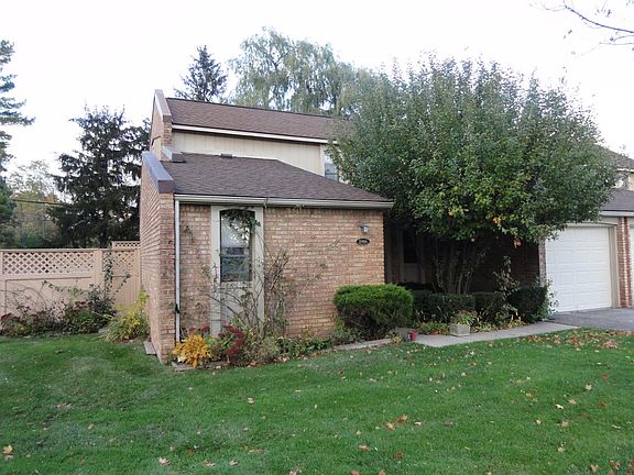 2nd image of 2906 Moon Lake Dr #116