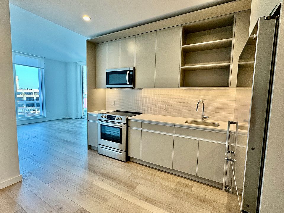 1st image of 29-17 40th Ave #1006