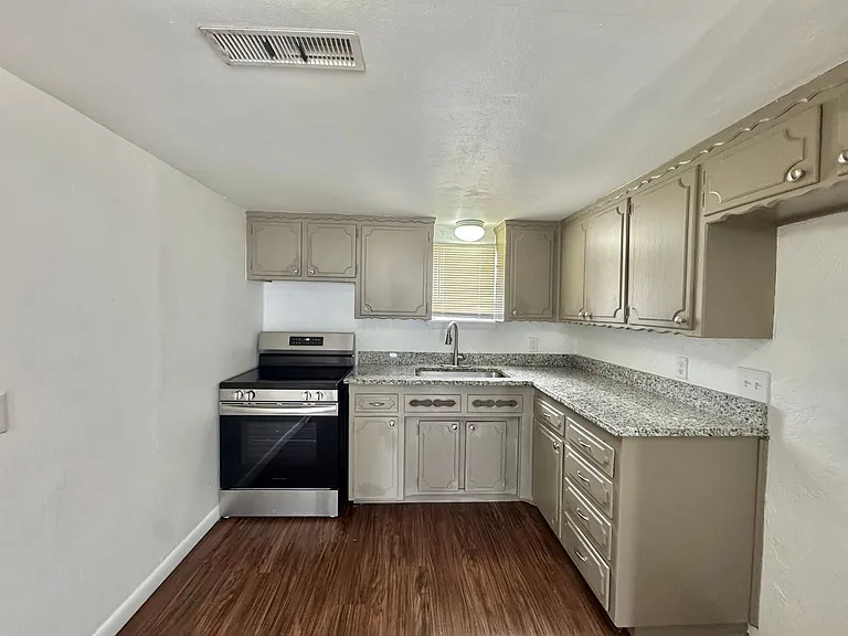 442 Babb Dr — Photo 4