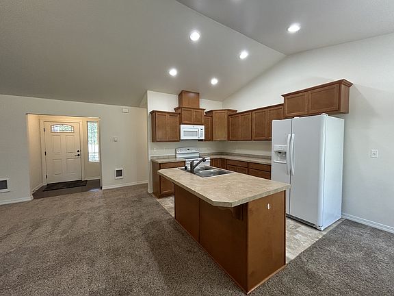 4th image of 221 E Saint Andrews Dr