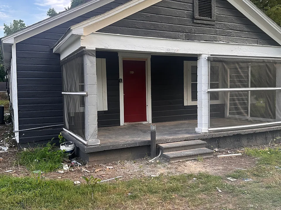 1019 Hill Ave