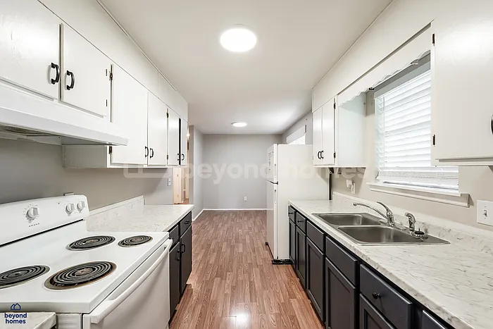 4213 Kendall Ave — Photo 8