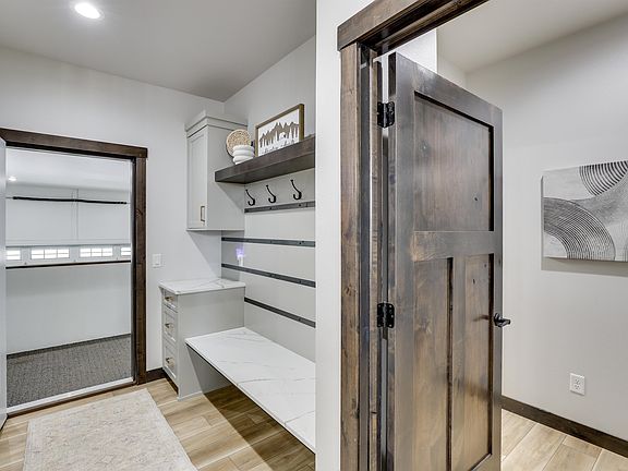 4th image of 21235 Ridgewood Trl