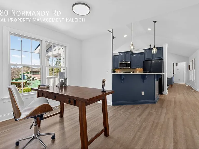 180 Normandy Rd — Photo 16