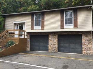 7560 School House Ln, Zionsville, PA 18092