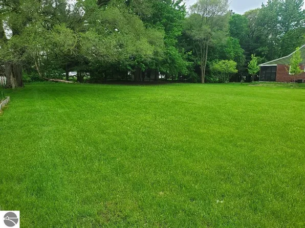 1616 E High St, Mount Pleasant, MI 48858