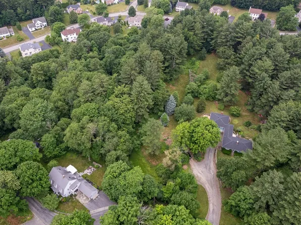 76 Grove St, Shrewsbury, MA 01545