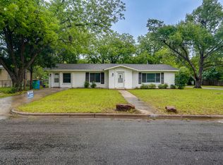 1800 Grace St, Taylor, TX 76574