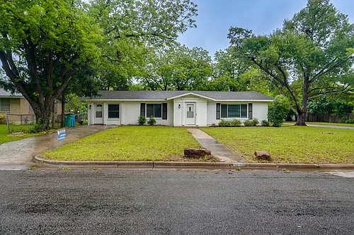 1800 Grace St Photo 1