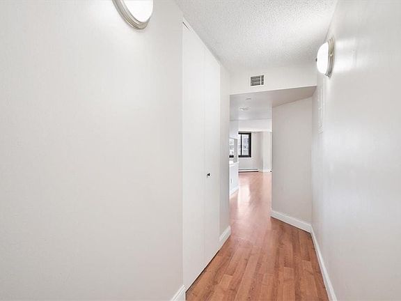 4th image of 25 Rockledge Ave E #1215