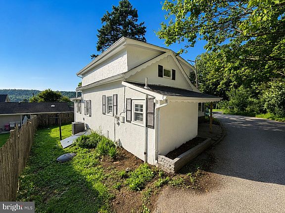 5th image of 25509 Brooks Ave
