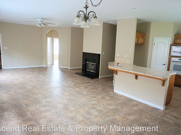 4th image of 205 Villa Elegante Dr
