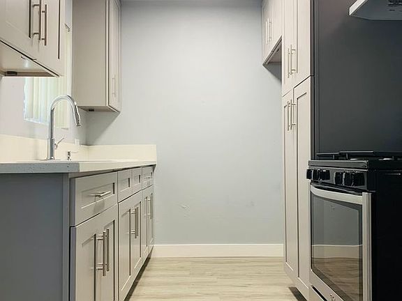 5th image of 453 S Barranca Ave #7