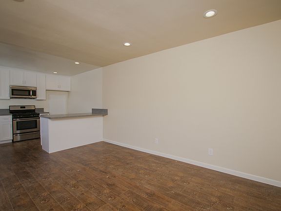 4th image of 2842 Coburn St