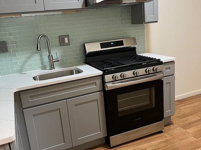 1701 S Wood Ave #1F — Photo 4