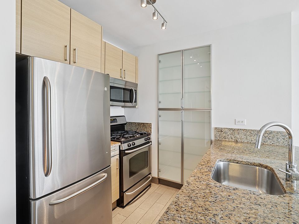 1st image of 125 W 31st St APT 46E