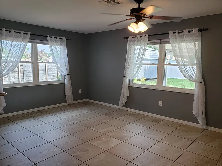 3923 Santiago St — Photo 12