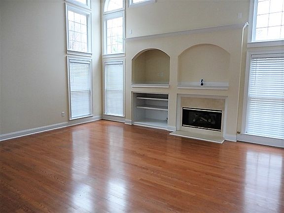 5th image of 2265 Norbury Dr SE