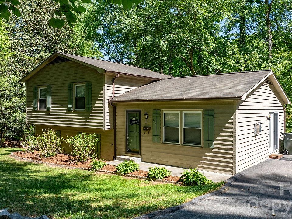 1st image of 216 Davis Dr