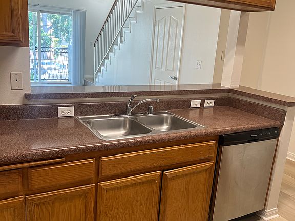 3rd image of 15332 Weddington St APT 7