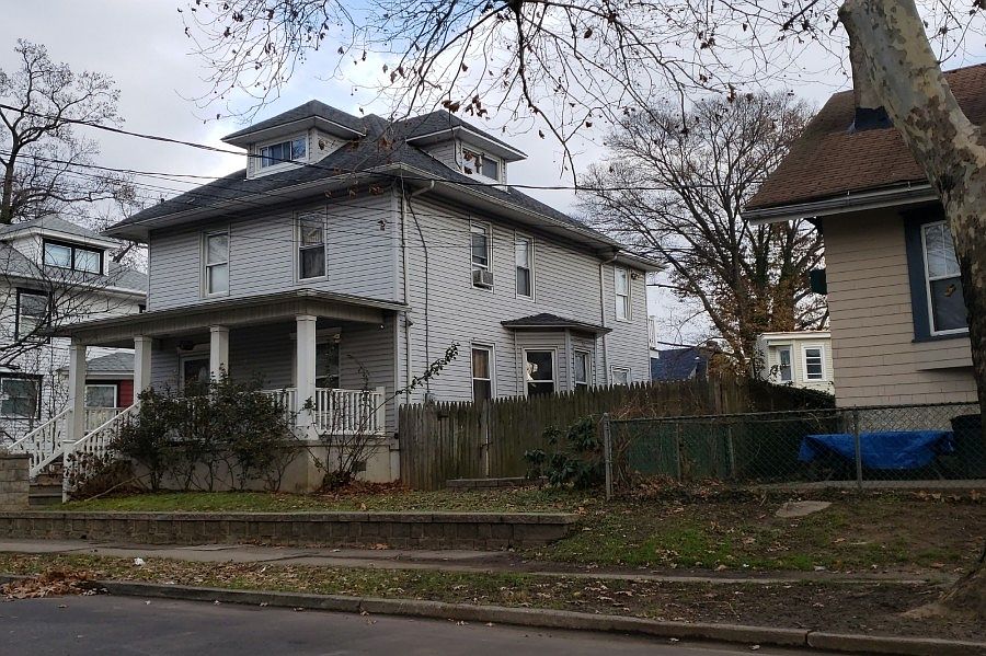 2nd image of 182 Elm Ave