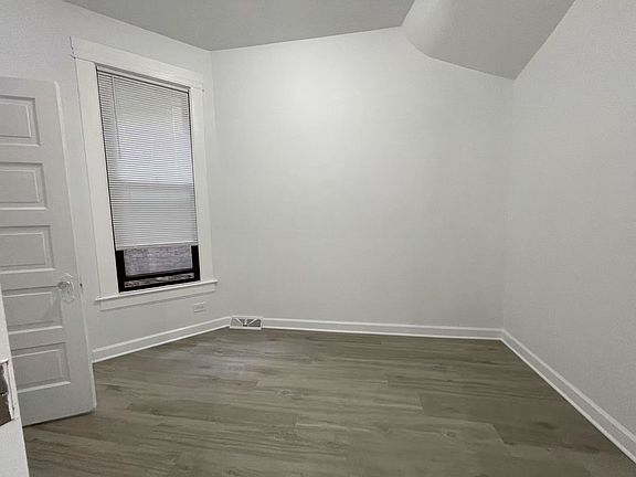 4th image of 3825 S Campbell Ave #1