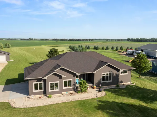 2400 S Serenity Dr, Watertown, SD 57201